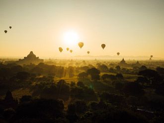 Un amanecer en Bagan